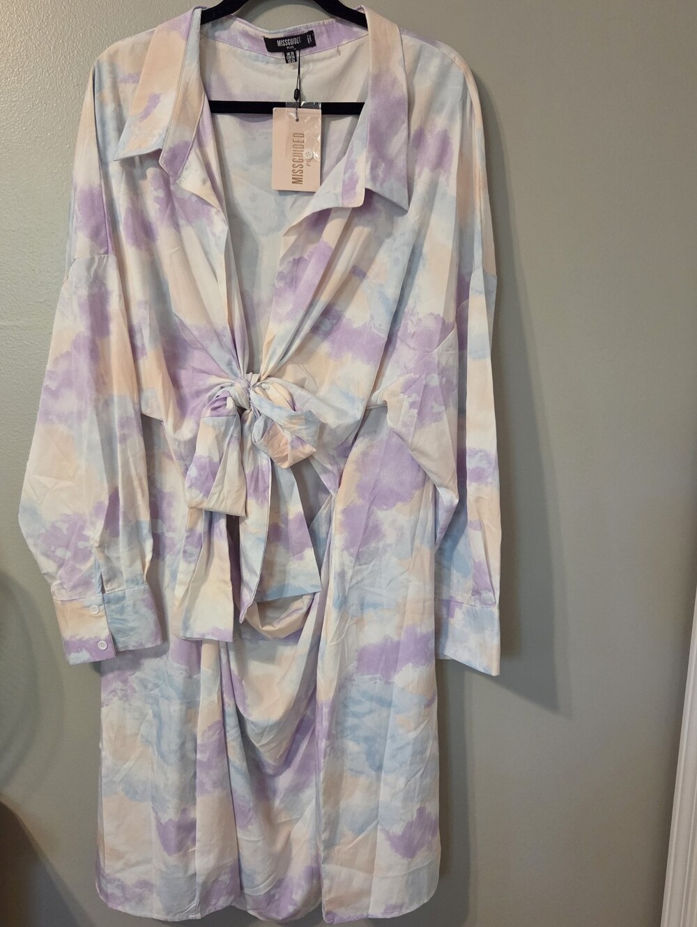 Missguided Women's Plus Size Abstract Print Tie Front Mini Shirt Dress. Sz 24 - Picture 3 of 6